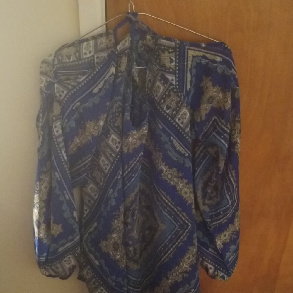 Cold shoulder top.